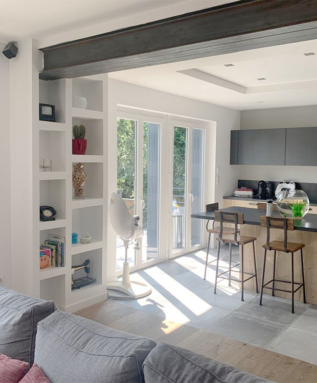 Photo d'un intérieur de maison avec ouverture de mur porteur